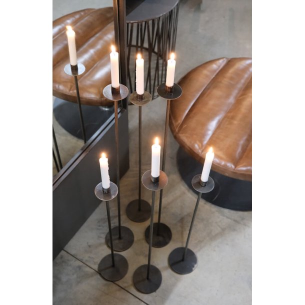 Alto - 2 gulvlysestager i lakeret jern, hjde 90 cm.