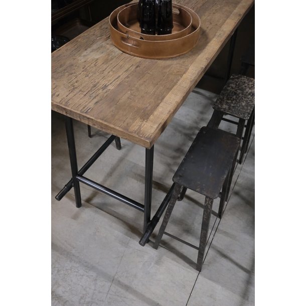 Pintor - Barbord i genanvendt tr og metal