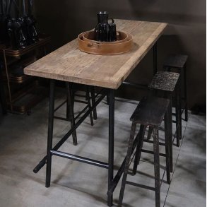 Pintor - Barbord i genanvendt tr og metal