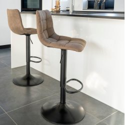Icey - 2 barstole i sort metal med lysebrunt stof sde