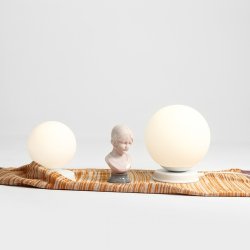 Hazme - Bordlampe i hvidt metal og hvidt glas,  14 cm