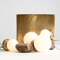 Hazme - Bordlampe i guld og hvidt glas,  20 cm