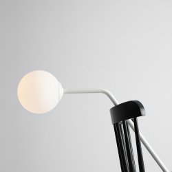 Limelight - Bordlampe i hvidt metal og hvidt glas