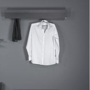 Benjy - Hattehylde i sort metal, bredde 120 cm.