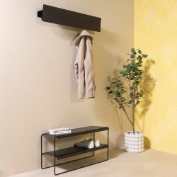 Zoot - Skohylla i svart metall, bredd 73 cm.