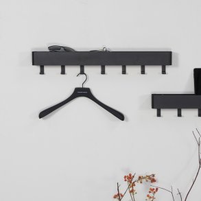 Alhamba - Kroklist med hylla i svart metall, sju krokar