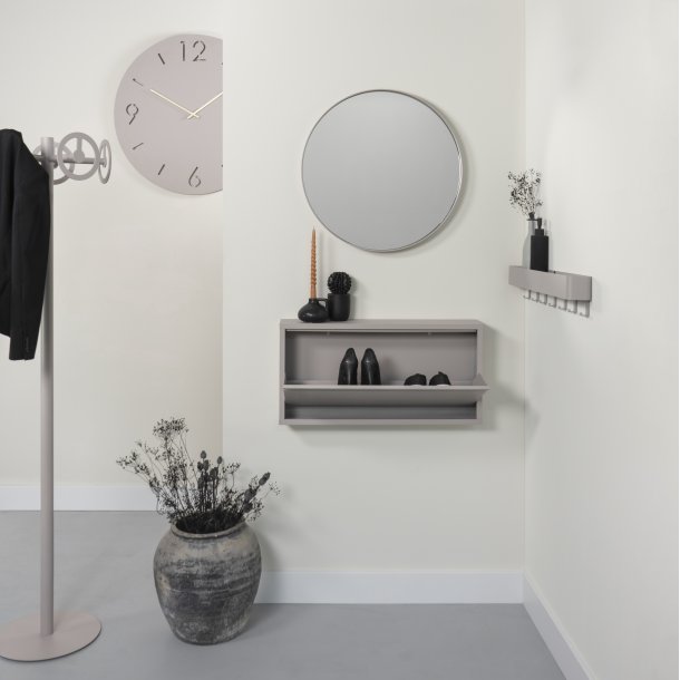 Alhamba - Knagerkke med hylde i silky taupe metal, syv knager