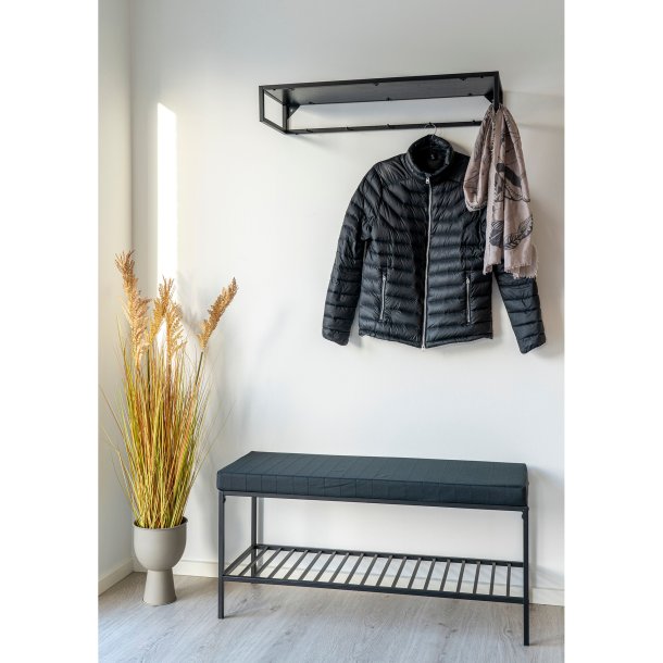 Zeta - Bnk i sort metal med hynde