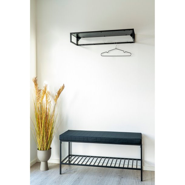 Zeta - Bnk i sort metal med hynde