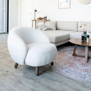 Bear - Lnestol i hvidt kunst lammeskind