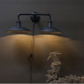 Moorse - Industriel Vglampe i mrkt jern med to skrme