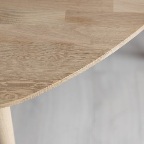 CT 10 - Sofabord i massiv eg med paletform og st�rrelse 89 x 66 cm