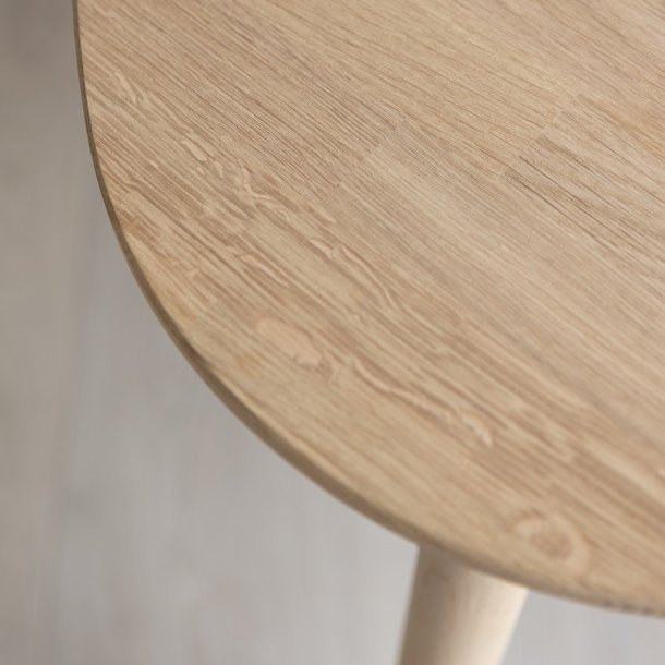 CT 10 - Sofabord i massiv eg med paletform og st�rrelse 89 x 66 cm