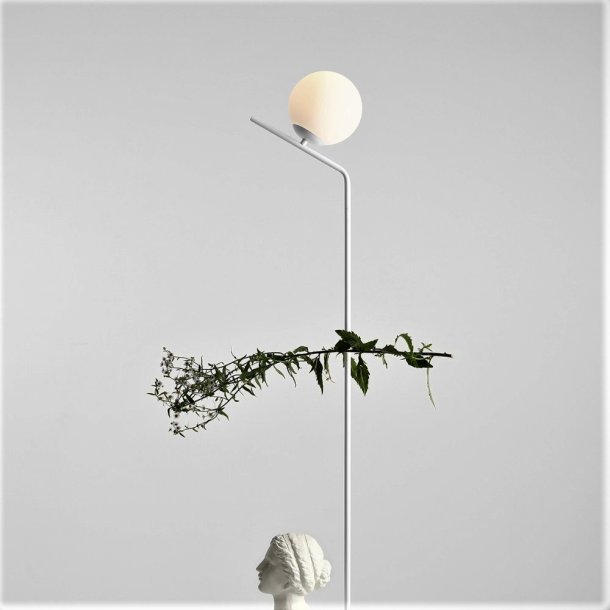 Arts - Gulvlampe i hvidt metal og hvidt glas