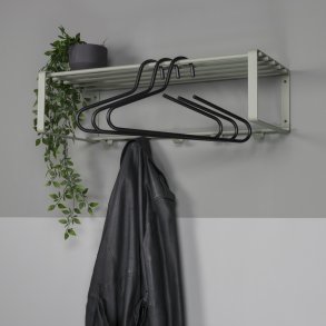 Dinex - Hattehylde i stvet grn metal, bredde 70 cm.
