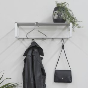 Dinex - Hattehylde i nikkel, bredde 70 cm.