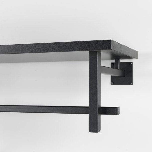 Simpson - Hattehylde i sort metal og sort tr- bredde 76 cm.