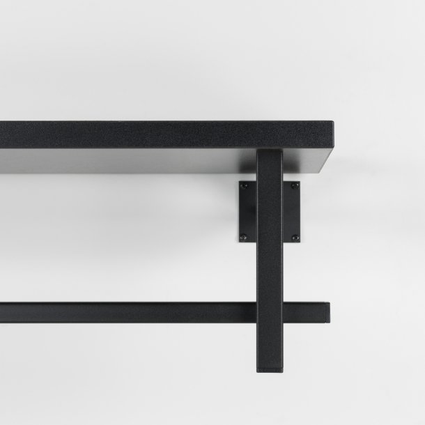 Simpson - Hattehylde i sort metal og sort tr- bredde 76 cm.
