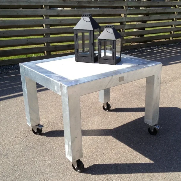 Rock-Solid - spisebord i galvaniseret stl, 82 x 100,5 x hjde 74 cm