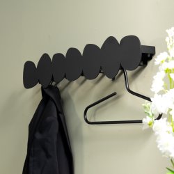 Stones - Knagerkke i sort metal med organiske former, 7 knager