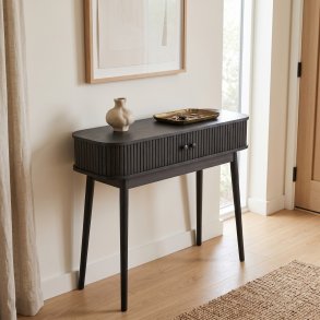 Isak � Konsolbord i svart tr� med tv� d�rrar.