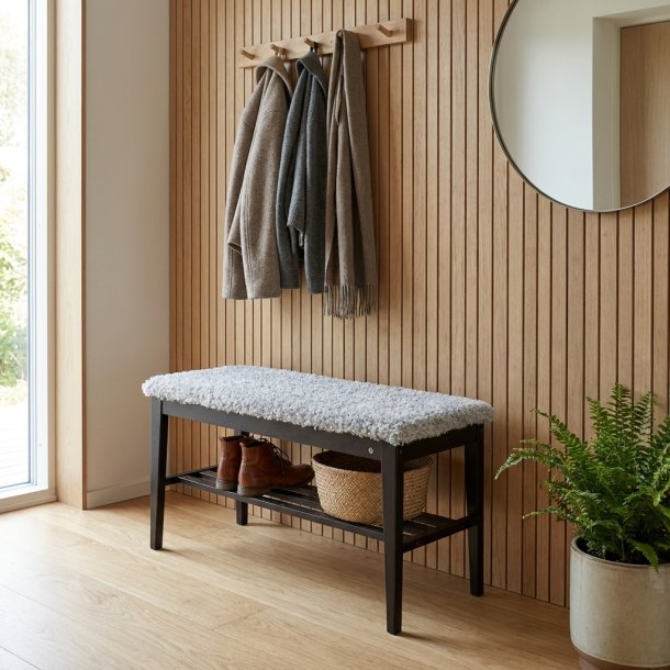 Hall - B�nk i sortbejdset eg