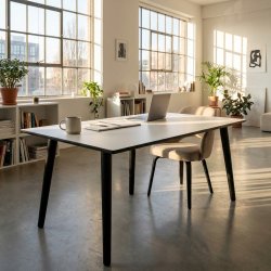  DT 110 - Matbord i vit laminat med svarta tr�ben