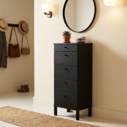 Freja - Entre kommode i massiv eg med 5 skuffer