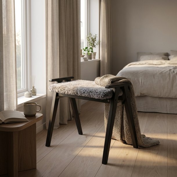 Elam - Taburet i sortbejdset eg, fem forskellige s�der