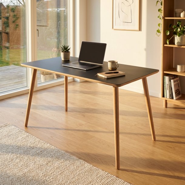Dimm - Skrivebord, sort h�jtrykslaminat, ege ben