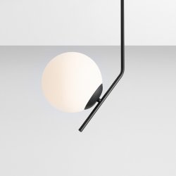 Arts - Loftlampe i sort metal og hvidt glas, hjde 64 cm
