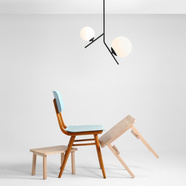 Arts - Loftlampe i sort metal og hvidt glas