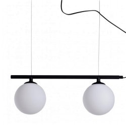 Tudor - Loftlampe i sort metal og to hvide glaskupler