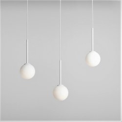 Stick - Loftlampe i hvid metal og glas, tre  14 cm. kupler