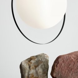 Magic - Loftlampe i sort metal og hvidt glas