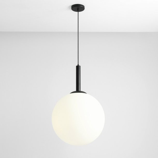 Stick - Loftlampe i sort og glas,  50 cm. kuppel