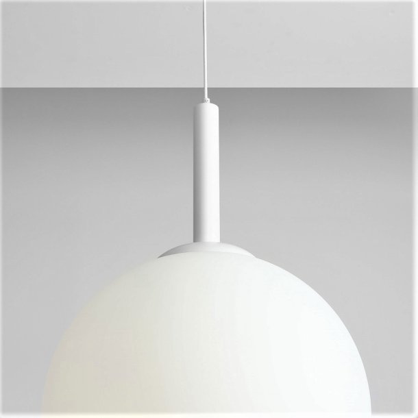 Stick - Loftlampe i hvidt og glas,  50 cm. kuppel