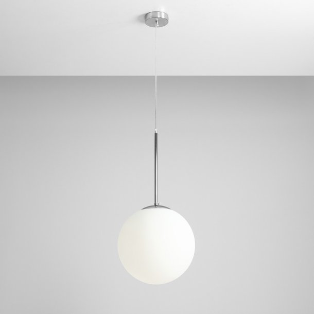 Stick - Loftlampe i krom og glas,  30 cm. kuppel