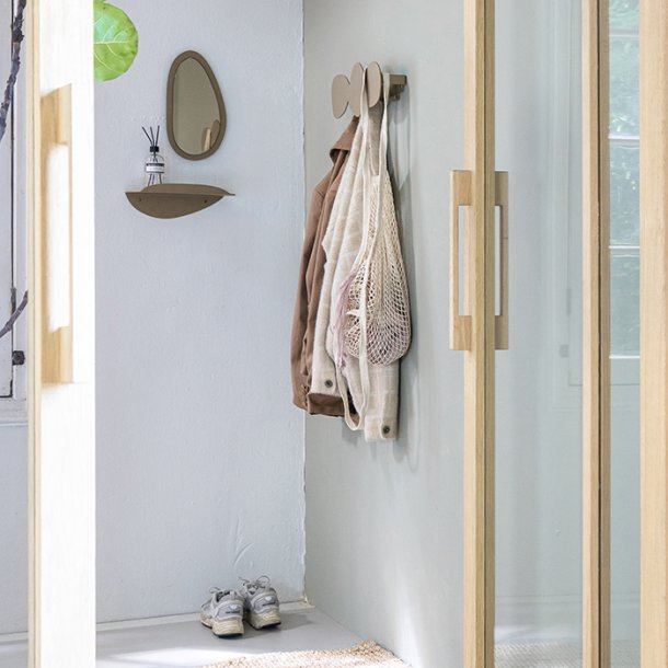 Stones - Knagerkke i champagne farvet metal med organiske former, 3 knager