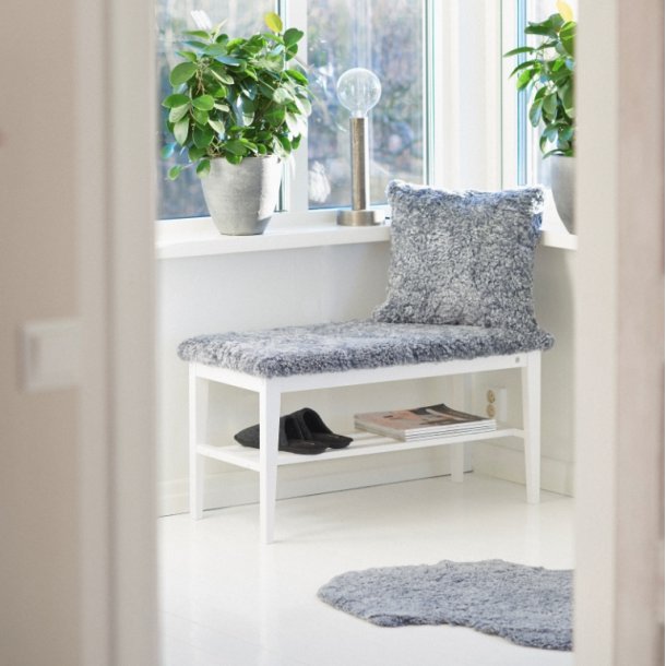 Hall - B�nk i hvidlakeret birk