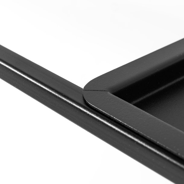 Stratos - Hattehylde i sort metal, bredde 78 cm.