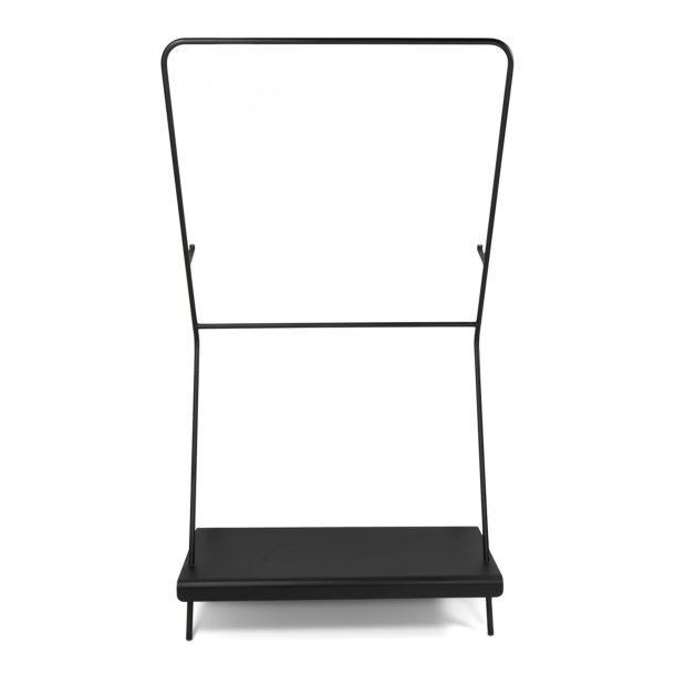 Pinot kl�dst�ll i svart metall