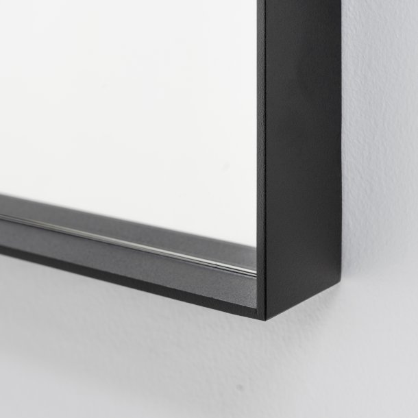 Fugaz - Spejl i sort metal, 60 x 60 cm.