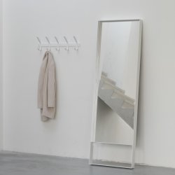 Fugaz - Gulvspejl i hvid metal, 60 x 190 cm.