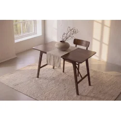 Duke - Spisebord med m�rkebrun tr�finish, 80 x 120 cm.