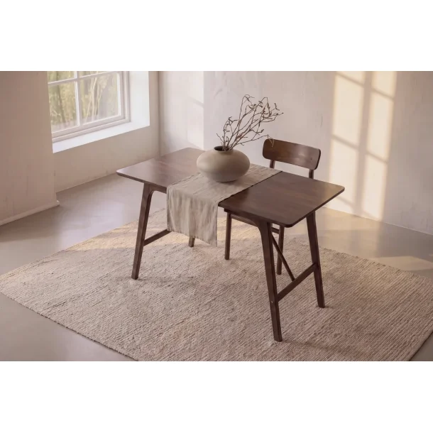 Duke - Spisebord med m�rkebrun tr�finish, 80 x 120 cm.