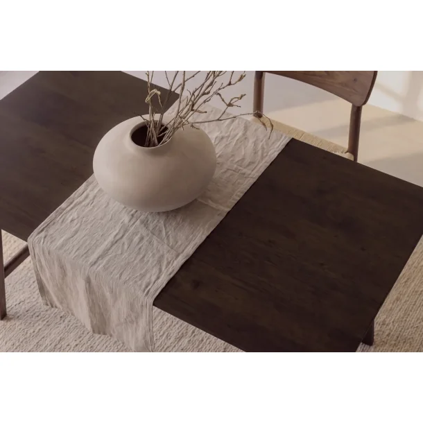 Duke - Spisebord med m�rkebrun tr�finish, 80 x 120 cm.