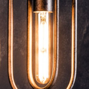 Aflang LED pære i ravfarvet glas
