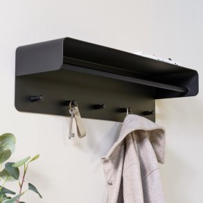 Artic - Hattehylde i sort metal, bredde 70 cm.