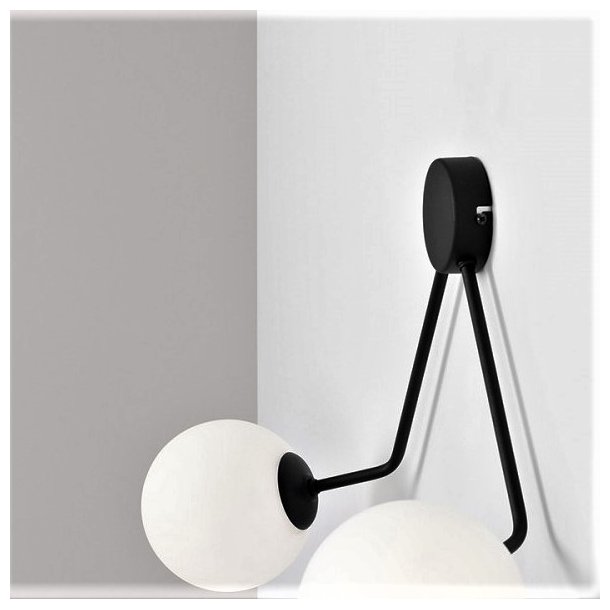 Arana - Vglampe i sort metal og to glaskupler